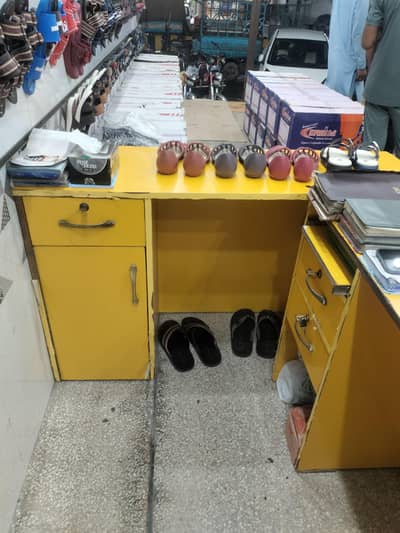 Shop counter