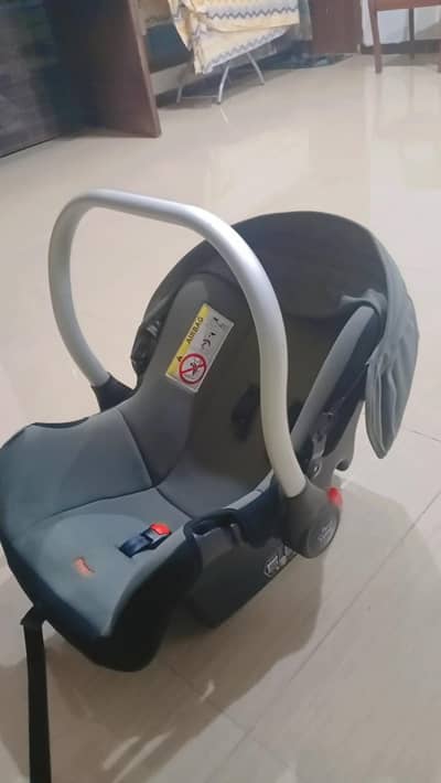 selling Mom Squad carry cot