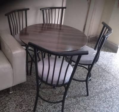Dinning table for sale