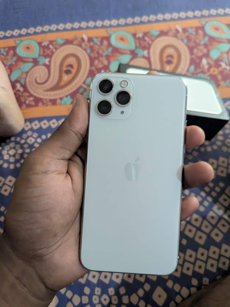 Apple iPhone 11 Pro 2
