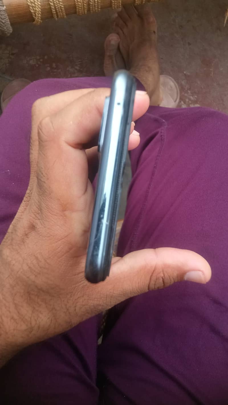 V20 8+128 3