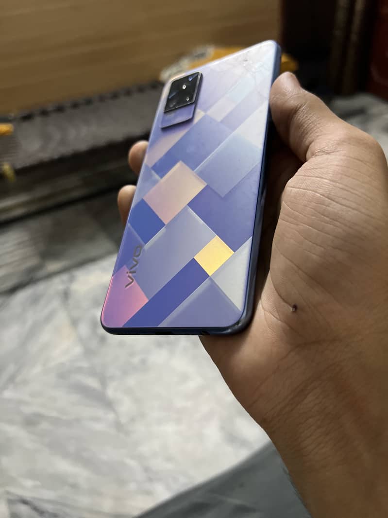 Vivo v21e 7