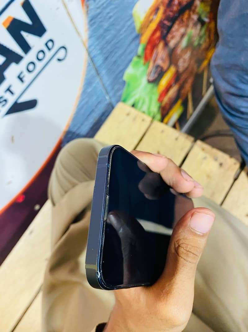 Apple iPhone 13 1