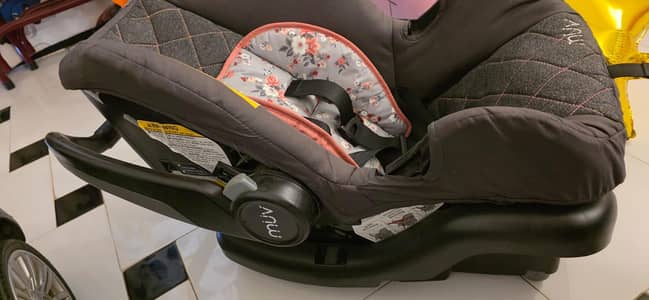 car seat & carry cot