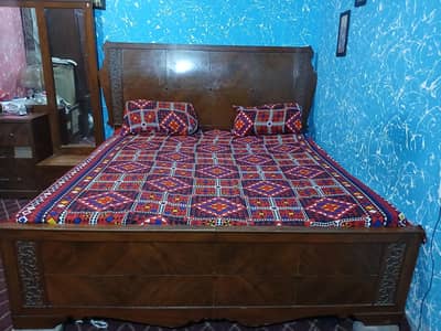beds and sadetabal and sandals for sale