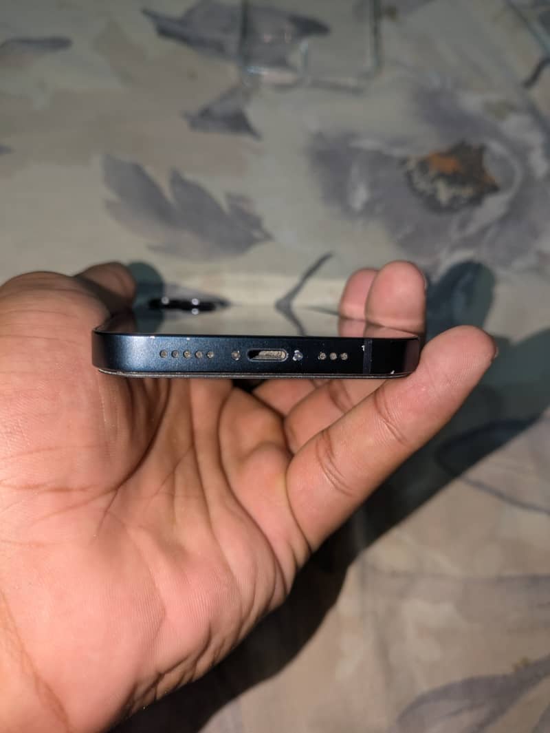 Apple iPhone 13 1