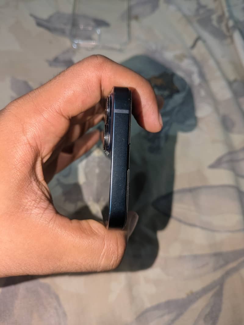 Apple iPhone 13 3