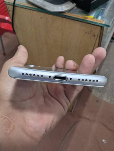 Apple iPhone 7