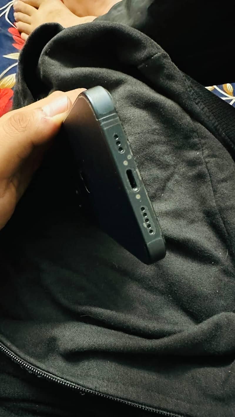 Apple iPhone 13 1