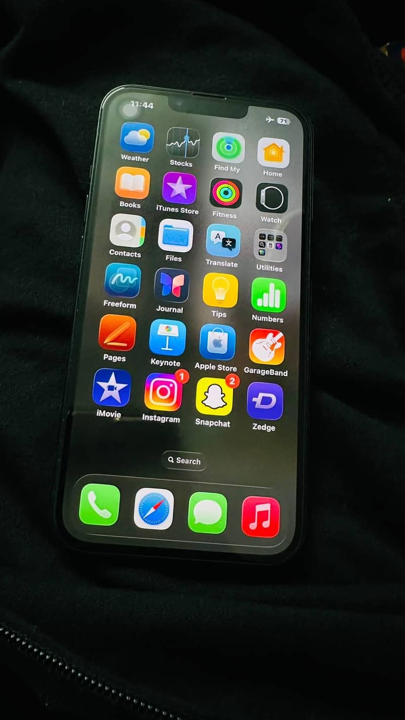 Apple iPhone 13 5