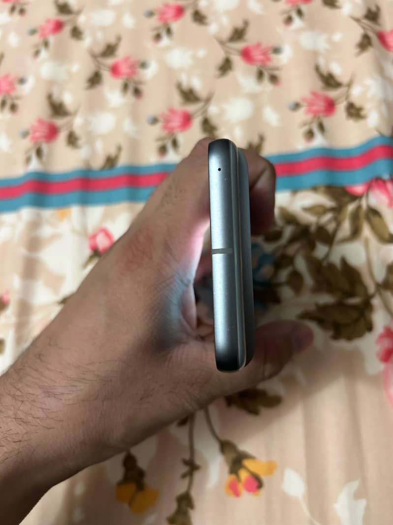Google Pixel 8 2