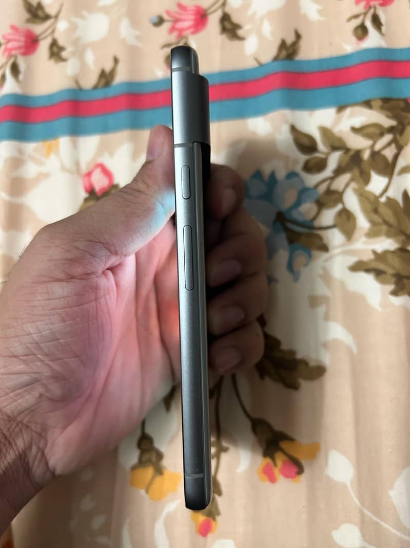 Google Pixel 8 3