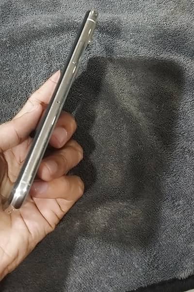 I phone X (64) GB condition 10/10 Display