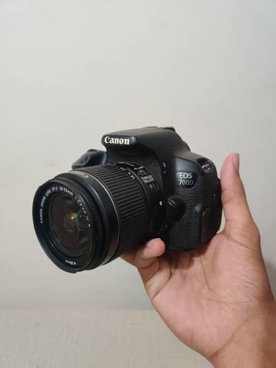 Canon EOS 700D DSLR Camera | Bag + 2 Batteries + Charger + UV Filter
