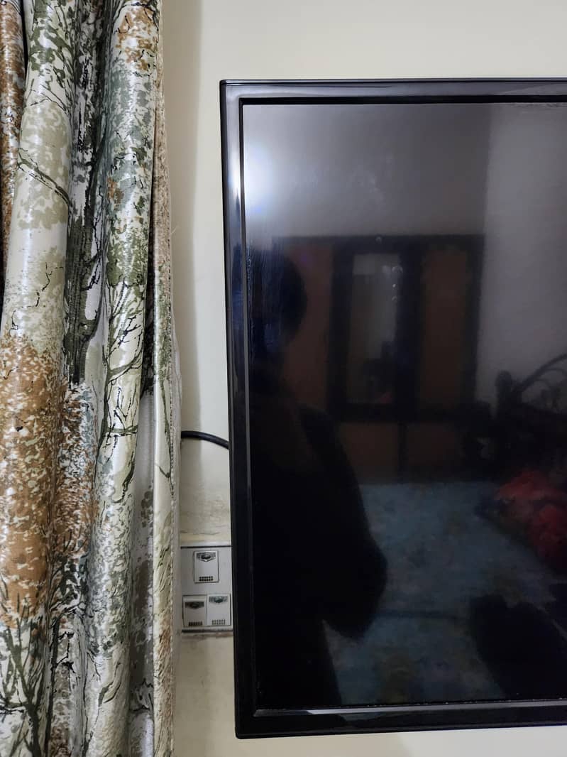 TCL LED cable 1