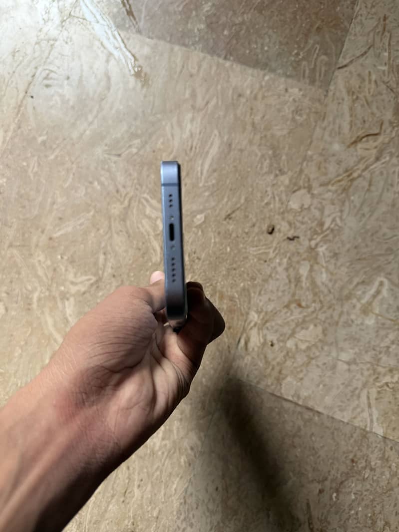 Apple iPhone 14 2