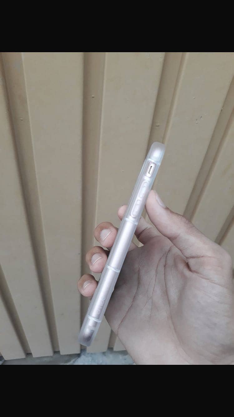 Apple iPhone 8 3