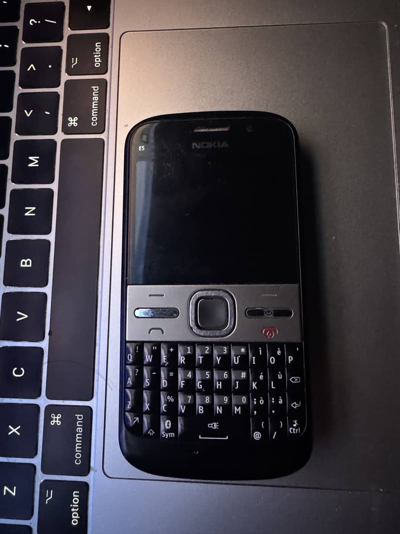 Nokia E5 4G 1
