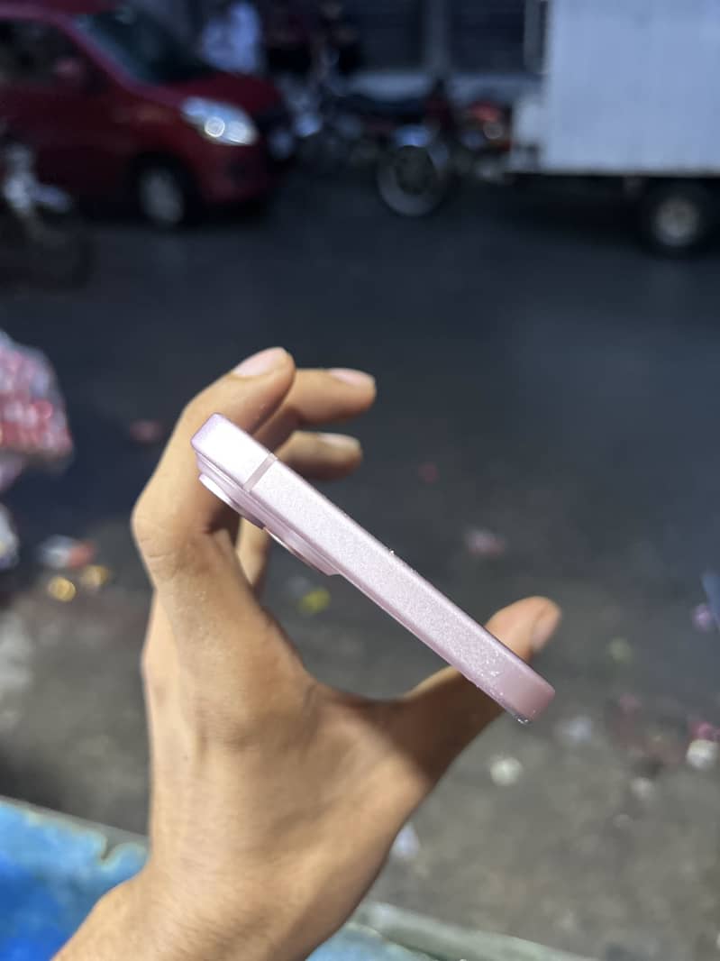 iPhone 15 plus 2
