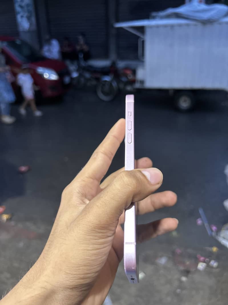 iPhone 15 plus 3