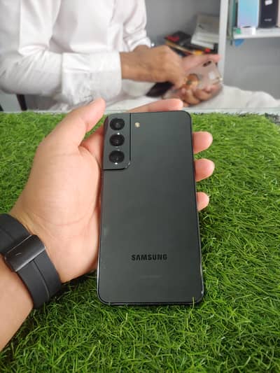 Samsung Mobile S22 all oky no dot no shade