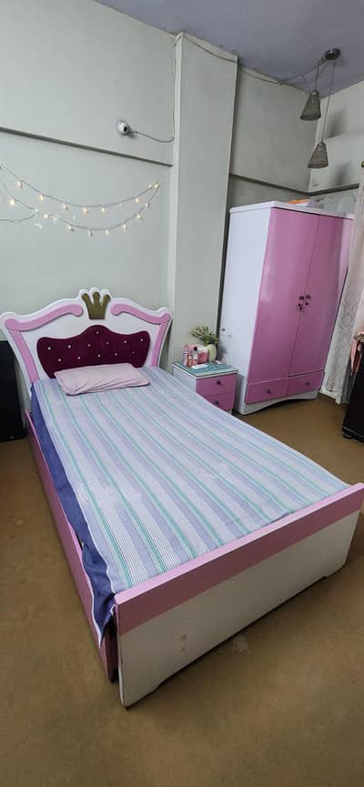 single bed with mirror side table cupboard