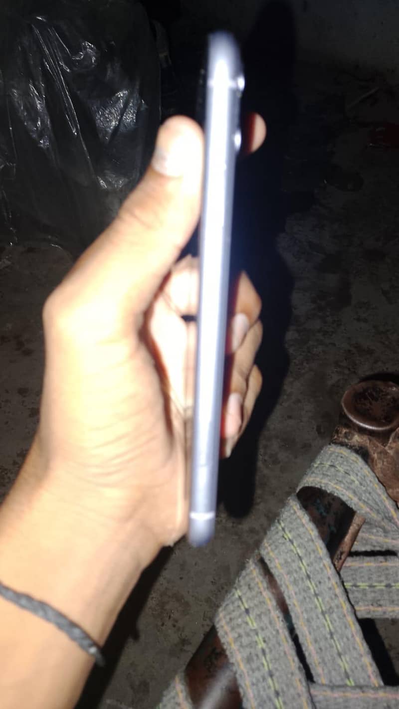 Apple iPhone 11 3