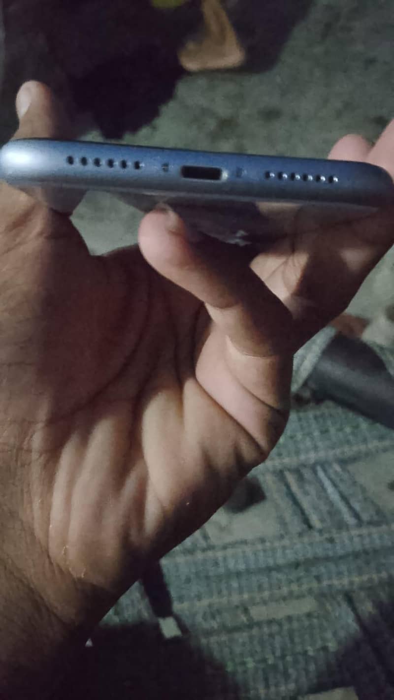 Apple iPhone 11 5