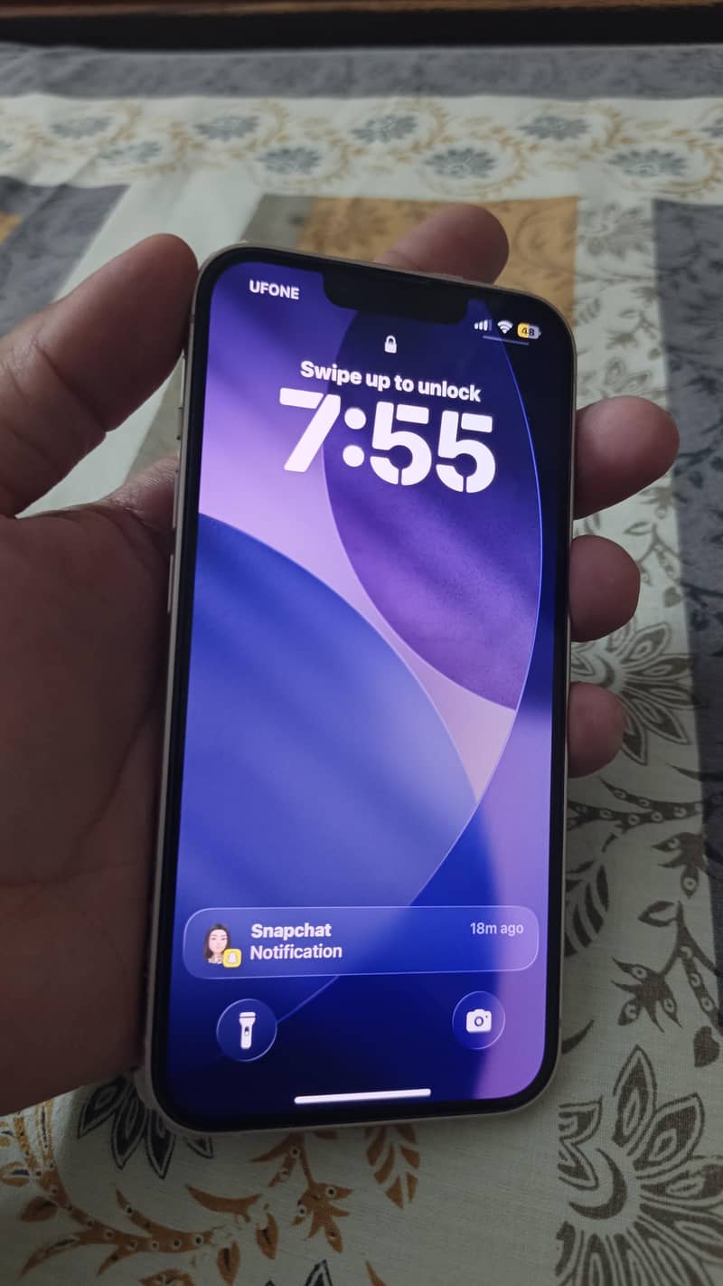 Apple iPhone 13 2