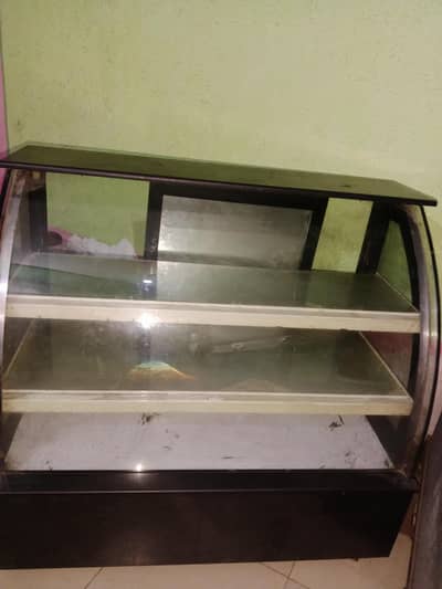 counter bakery 10 / 9 one dor neat and clean new h abi