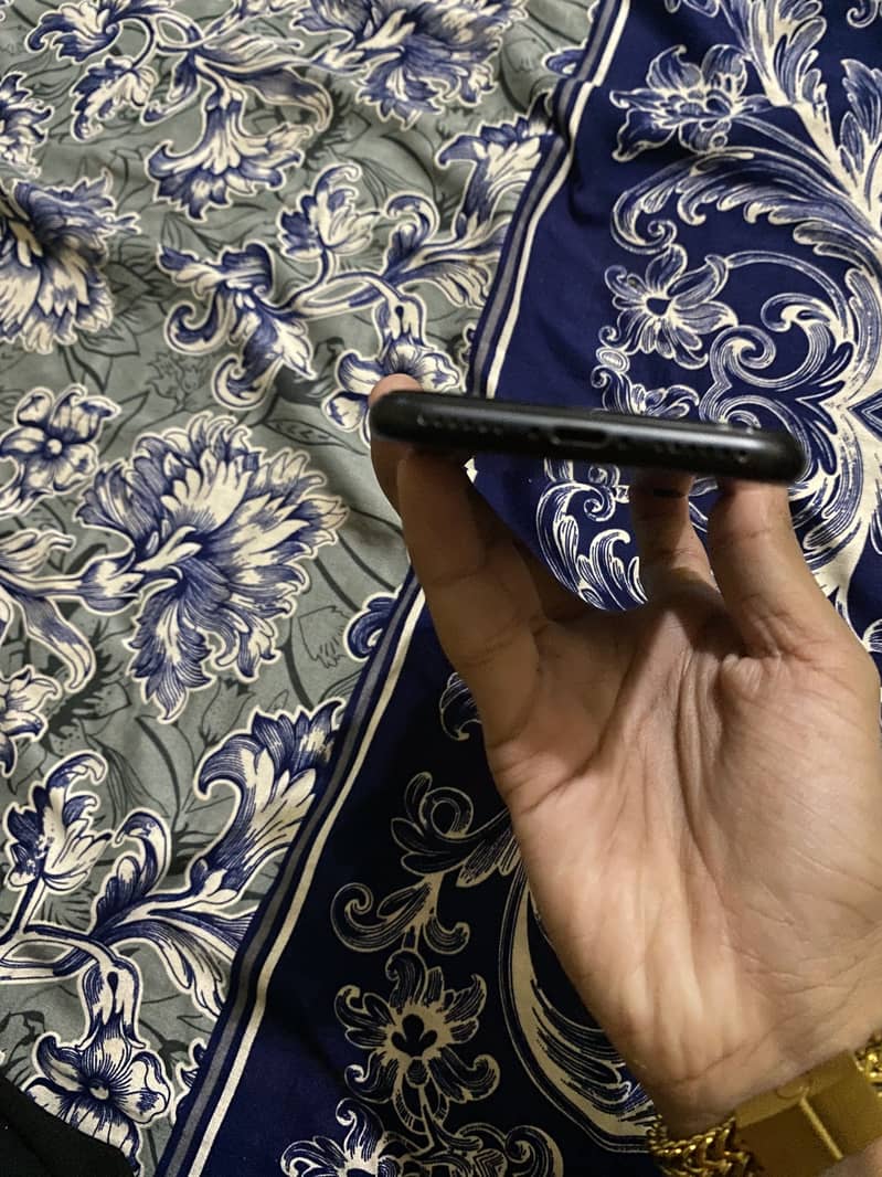 Apple iPhone 7 2