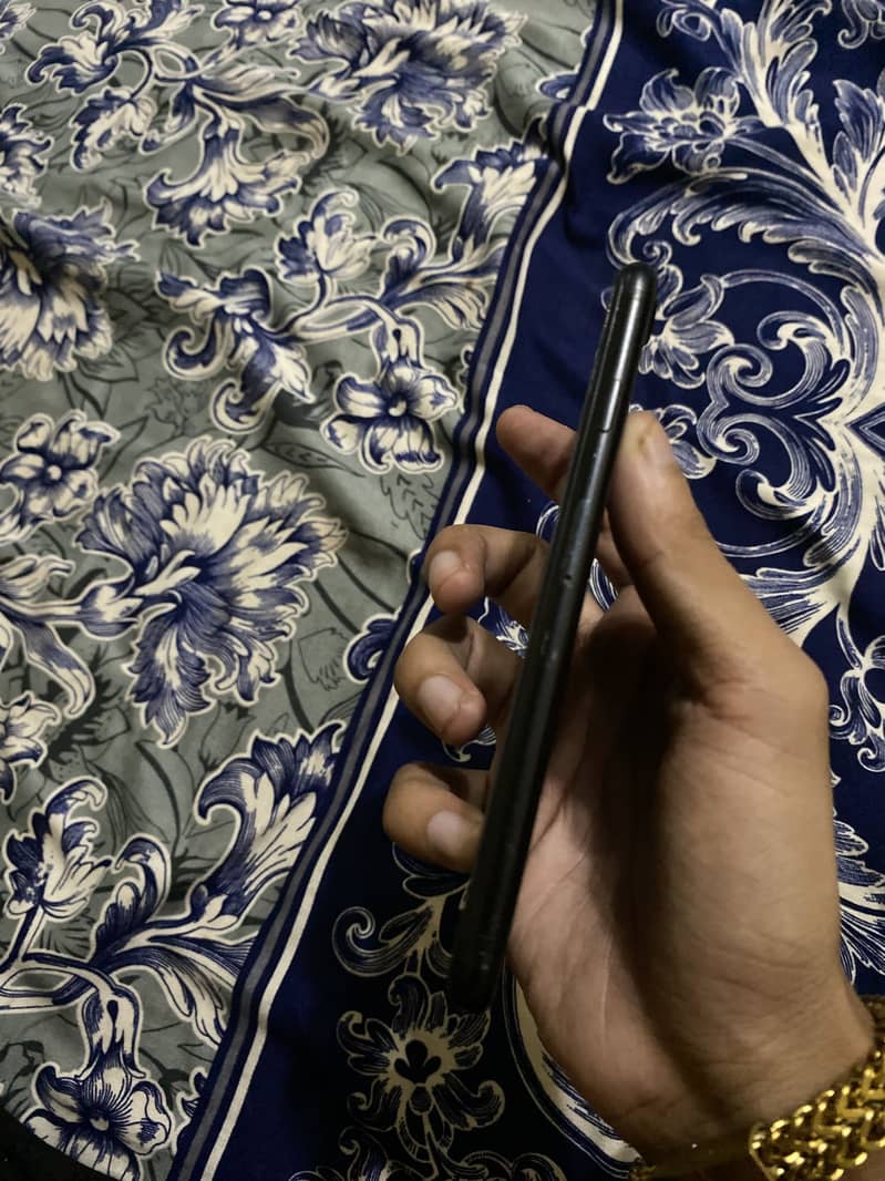 Apple iPhone 7 3
