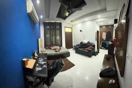 Falcon complex SD house 14 Marla 3 bedrooms for rent Gulberg
