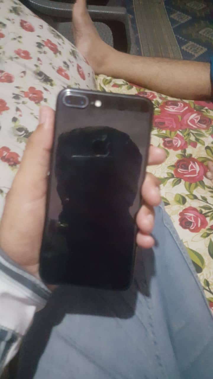 Apple iPhone 7 Plus 1