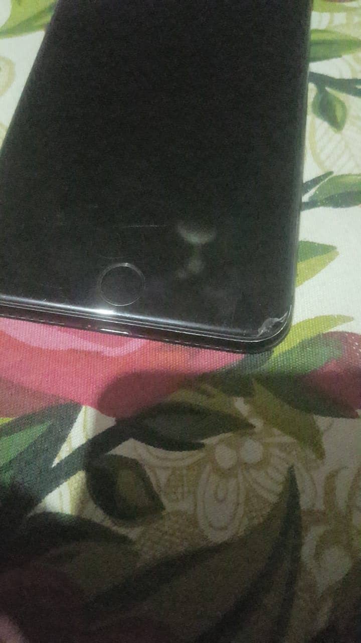 Apple iPhone 7 Plus 4
