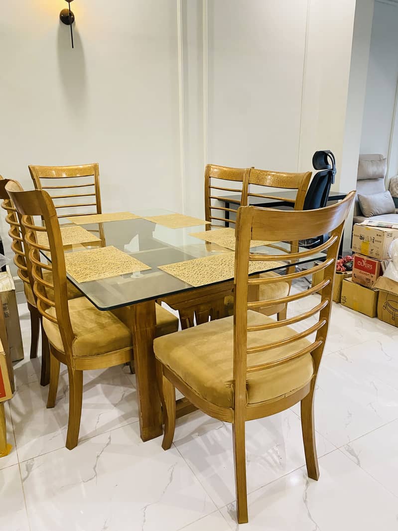 Dinning table 0
