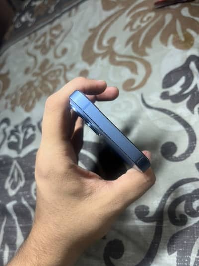 Apple iPhone 14