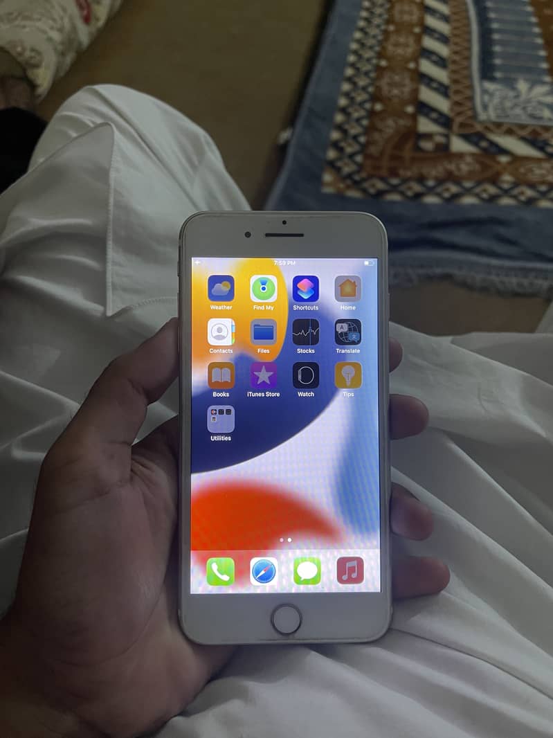 Apple iPhone 7 Plus 0