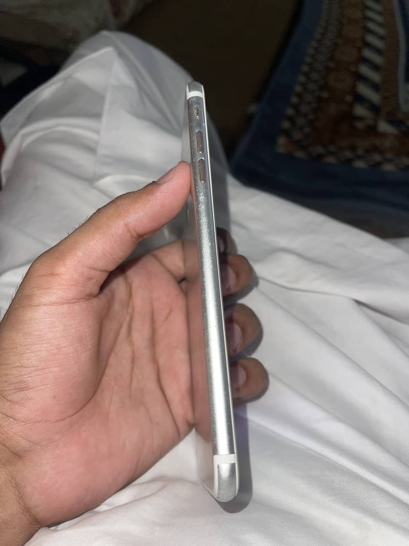 Apple iPhone 7 Plus 3