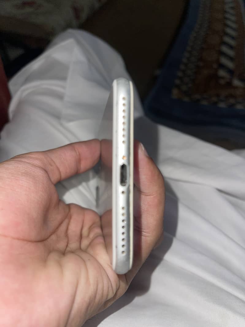 Apple iPhone 7 Plus 4