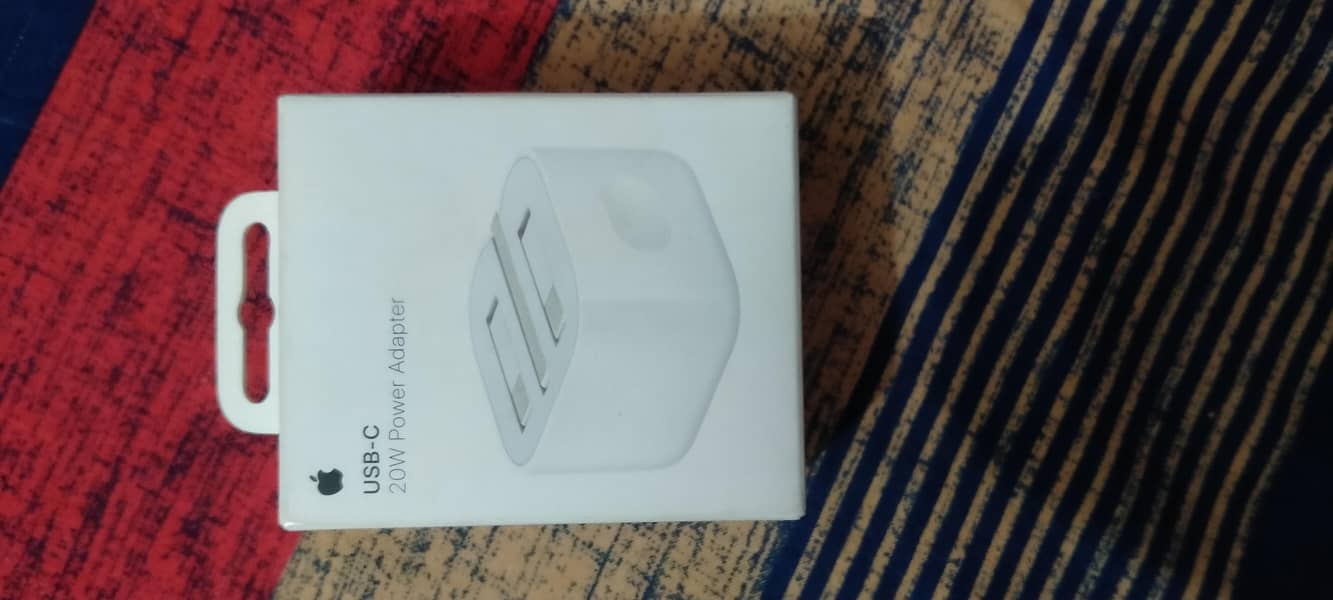 APPLE USB-C ADAPTER 0