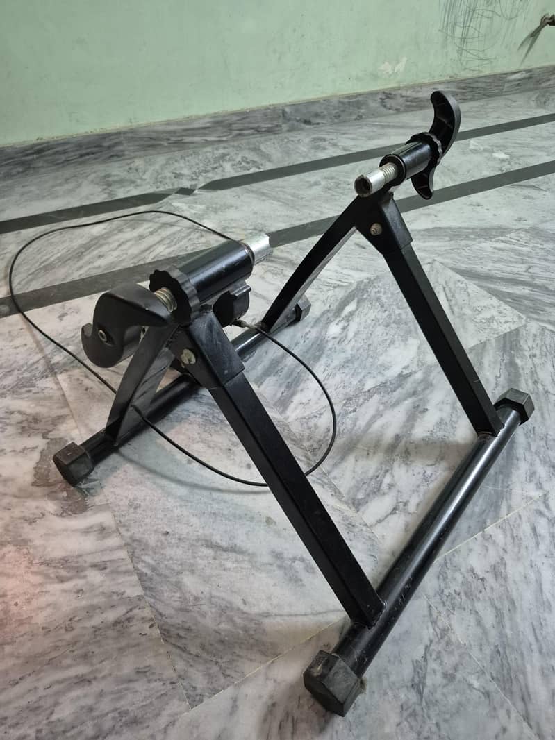 Indoor Cycle Trainer Exercise Stand 0