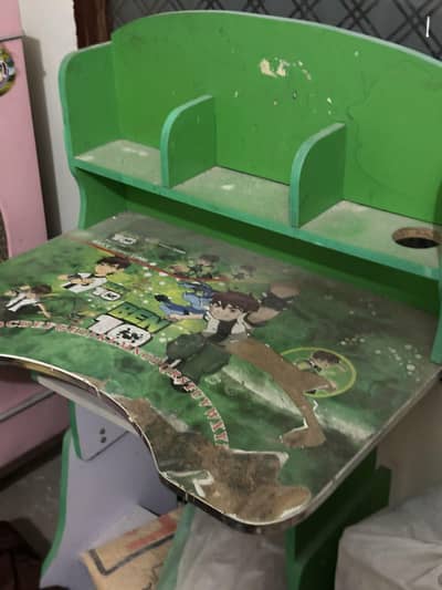 ben10 kids. table