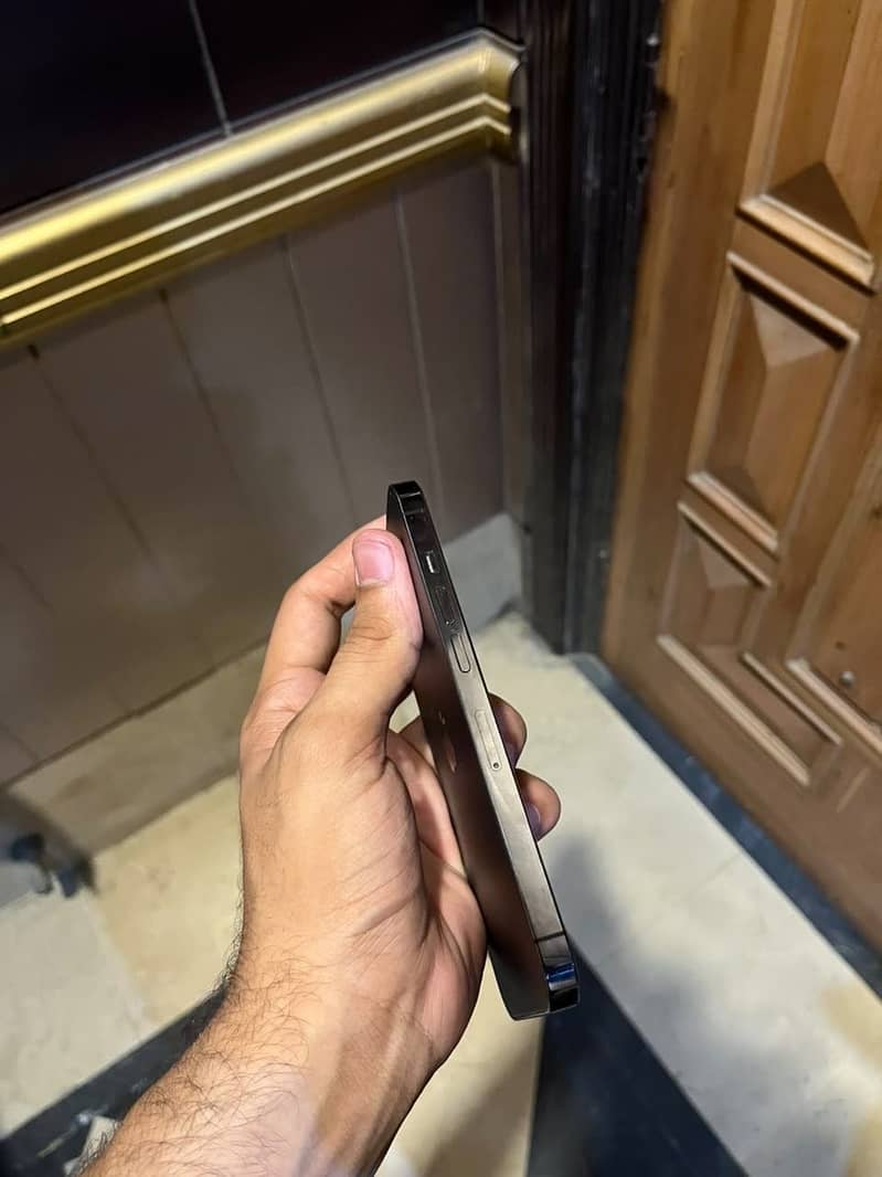 Apple iPhone 13 Pro 1