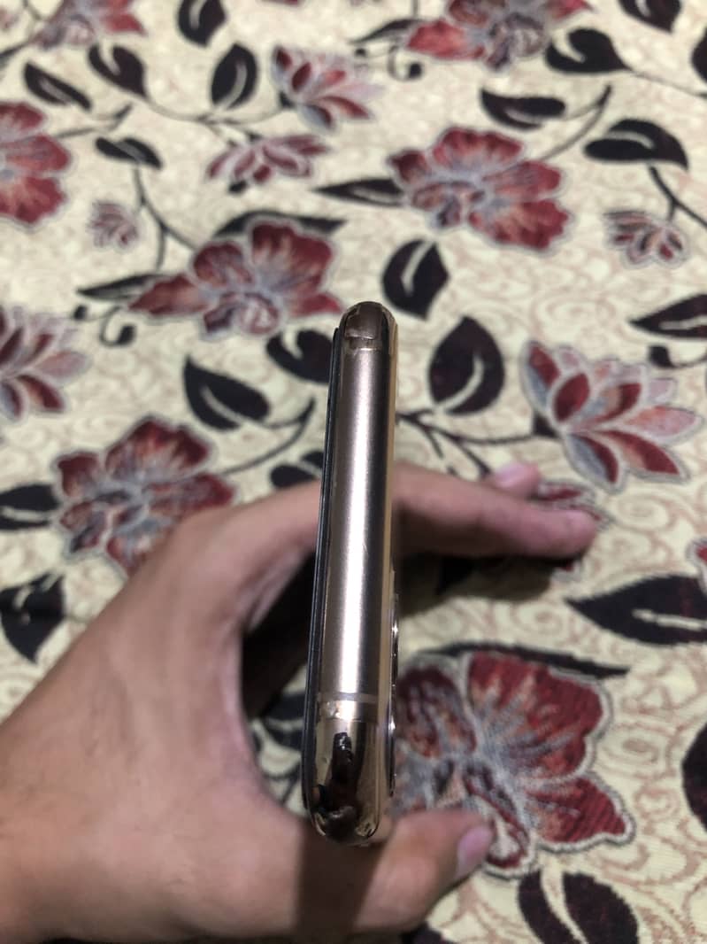 Apple iPhone 11 Pro 2