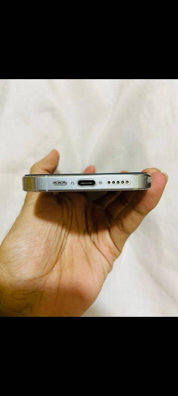 Apple iPhone 15 Pro 6