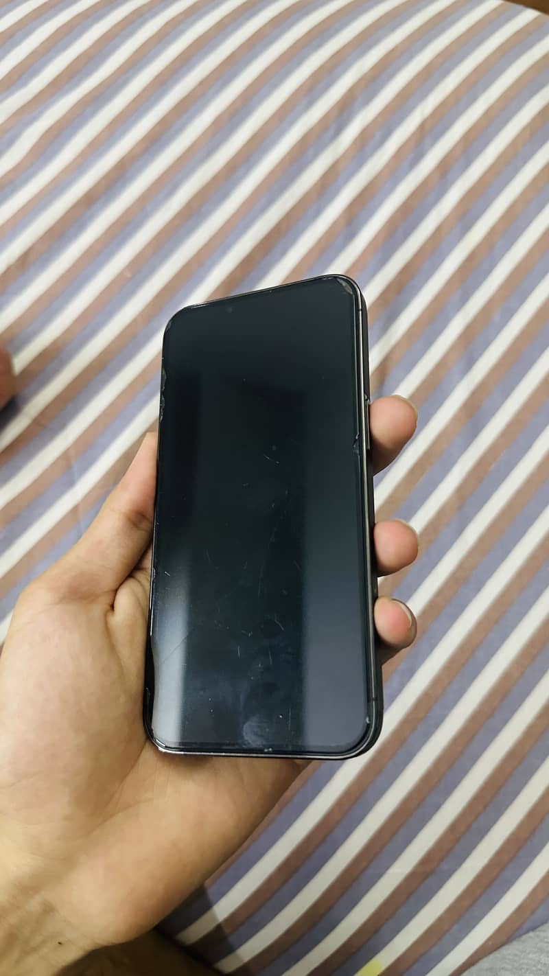Apple iPhone 13 Pro 4