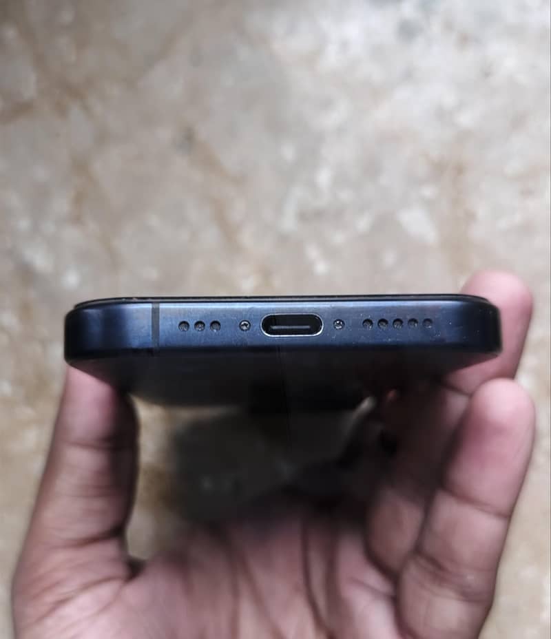Apple iPhone 15 Pro 4