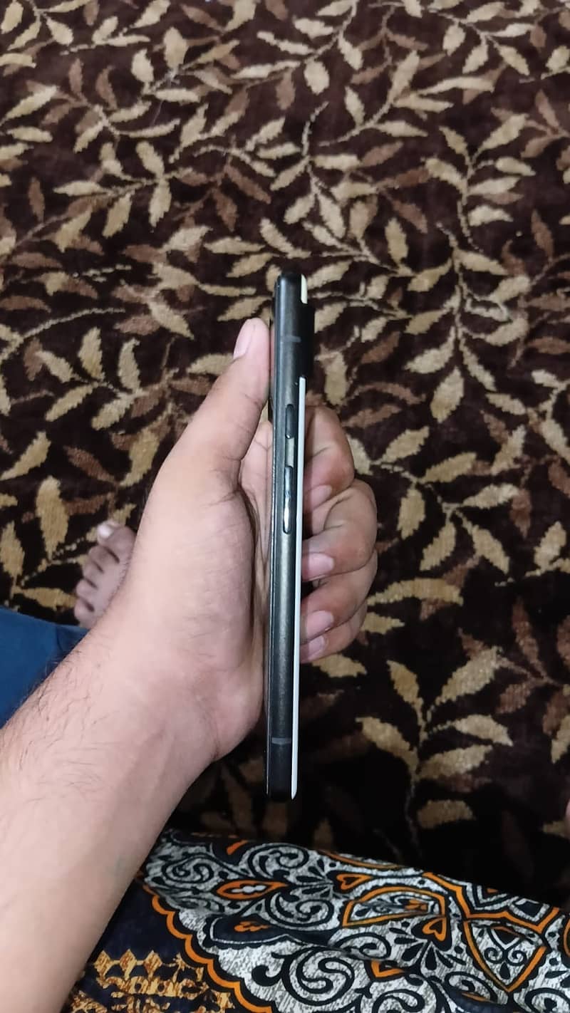 Google Pixel 6 4