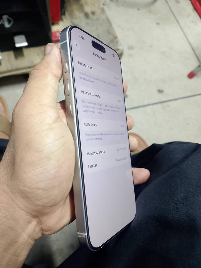 Apple iPhone 16 Pro Max 7